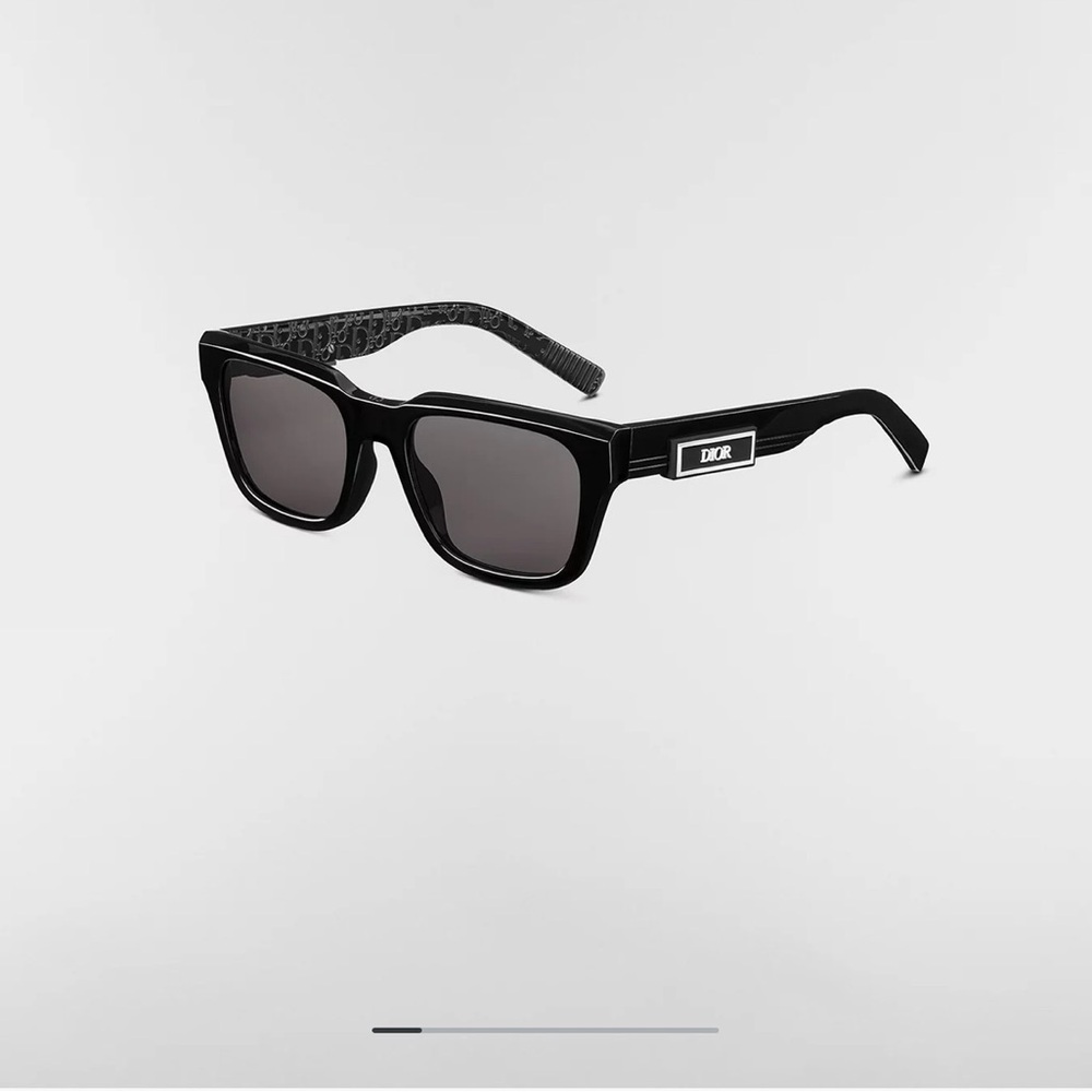 DIOR B23 S1I
Black Rectangular Sunglasses